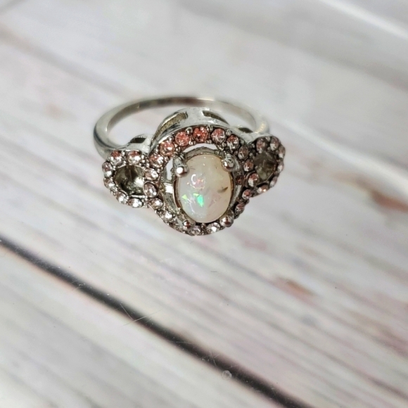 lovetoshop4me boutique Jewelry - SILVER RING SIZE 5.5 5 1/2 RHINESTONES FASHION NEW